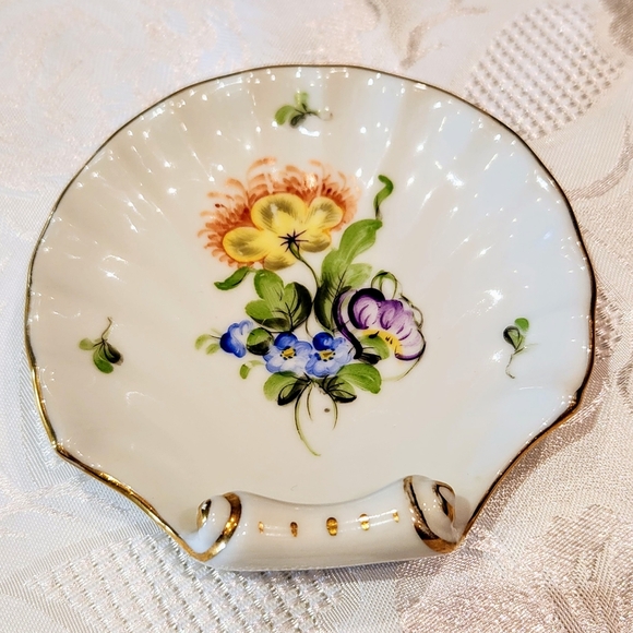 Herend Hungarian antique rare porcelain shell shape trinket dish. - Picture 2 of 8